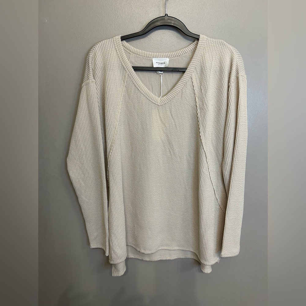 NWT Andree by Unit oatmeal ribbed long sleeved tee v neck hi low hem S